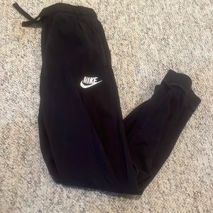 Kids black nike jogger sweatpants